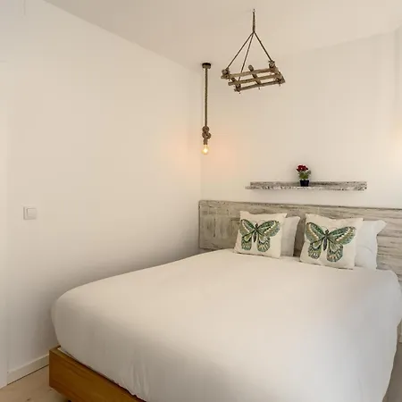 Downtown Modern By Homing *