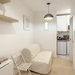 דירה Downtown Modern By Homing